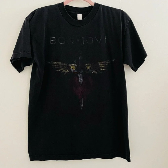 Bon Jovi You Give Love A Bad Name Heart & Dagger Logo Graphic T Shirt Vintage - Picture 1 of 7
